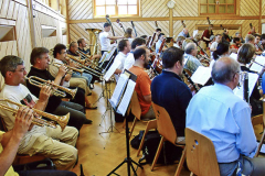 Das Wichtigste der Musikwoche sind natürlich die täglichen Proben. Damit beginnt es dann am Samstag Vormittag in der Turnhalle in Birnfeld.